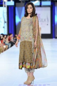 New Moon Textile PFDC fashion week 2013 Collection (4)