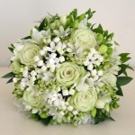 stylish green wedding bouquets