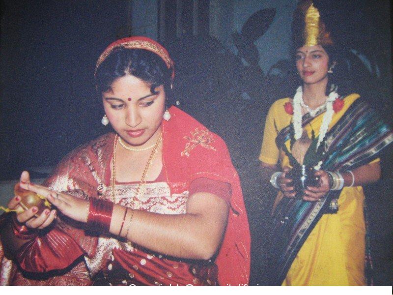 travel-coorg-folk-dance saree