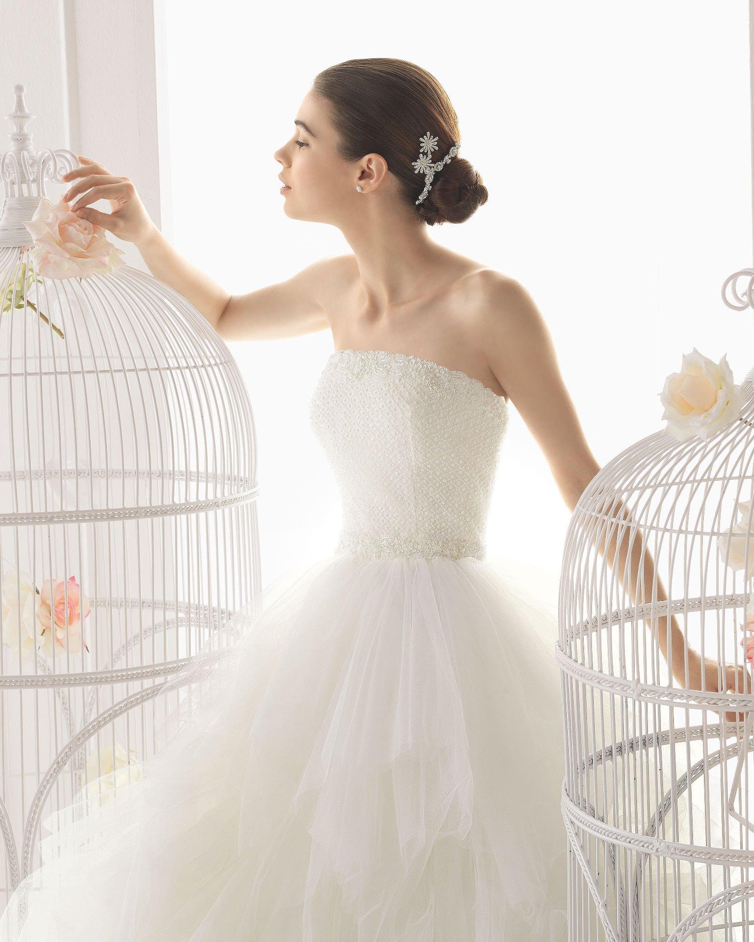 Aire Barcelona 2014 Bridal dress Collection