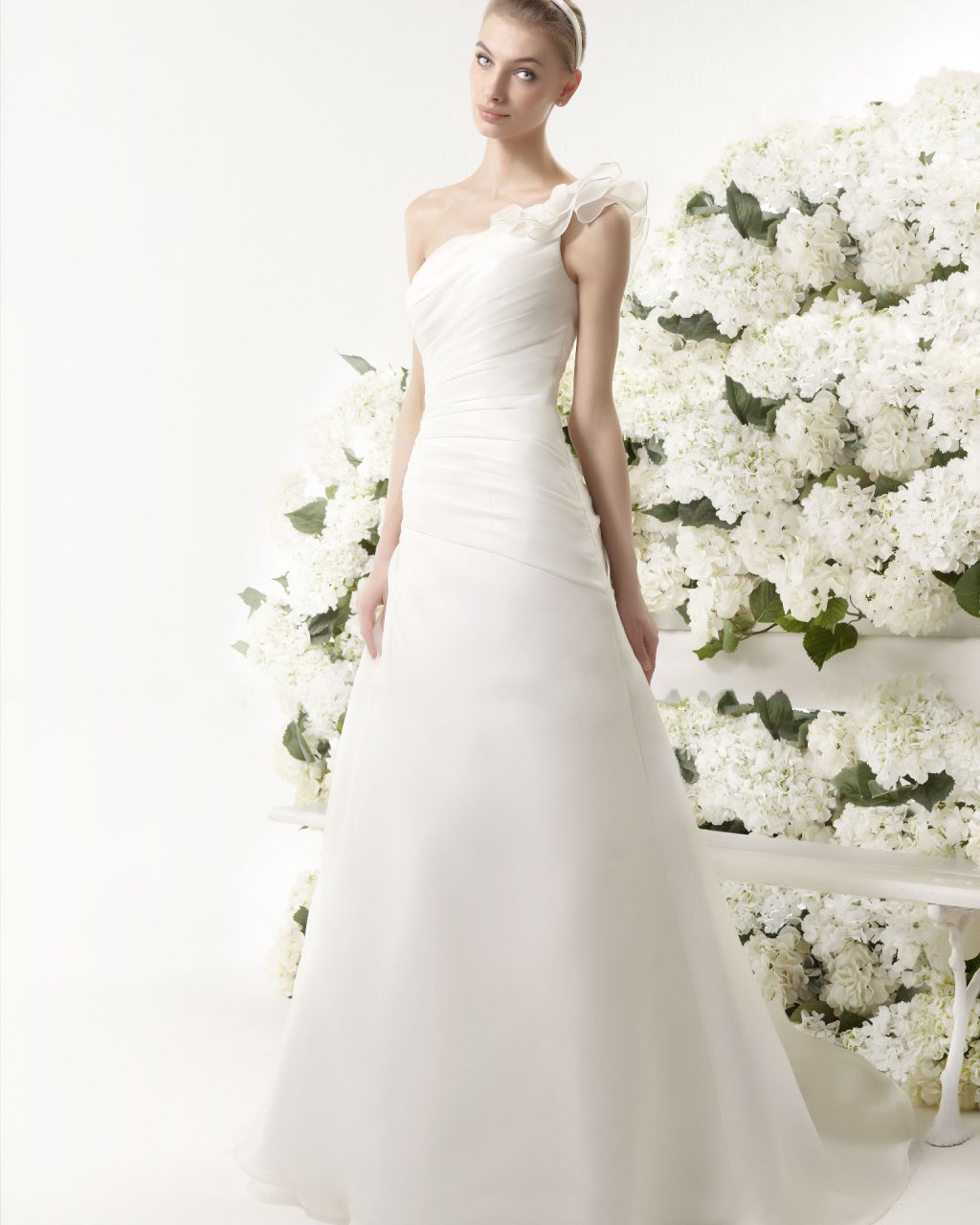 Aire Barcelona 2014 Bridal one shouldar dress Collection