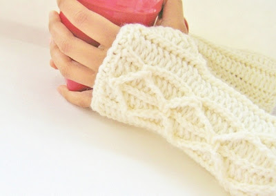 Cream fingerless crochet mittens