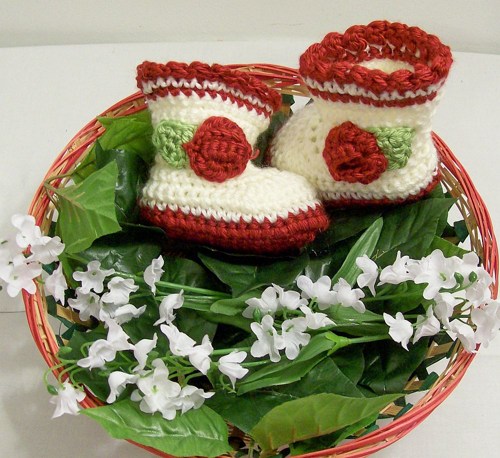 baby girl boots off white with red roses crochet gift