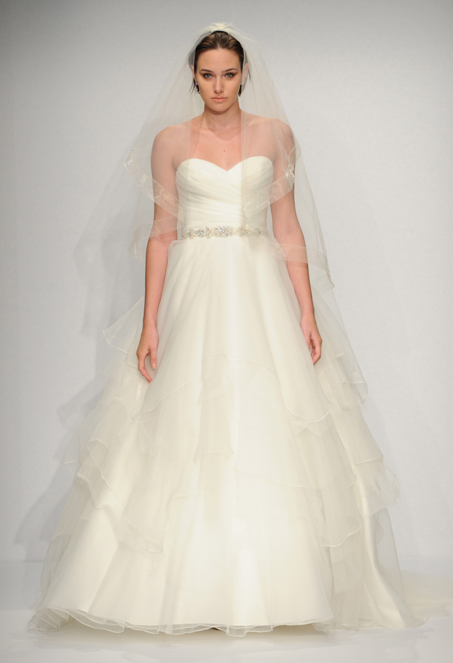 shoulder less wedding bridal long white gown dress