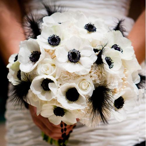 bouquet anemone roses carnations feathers pearls