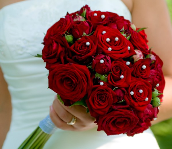 red-rose-and-peony-bouquet collection