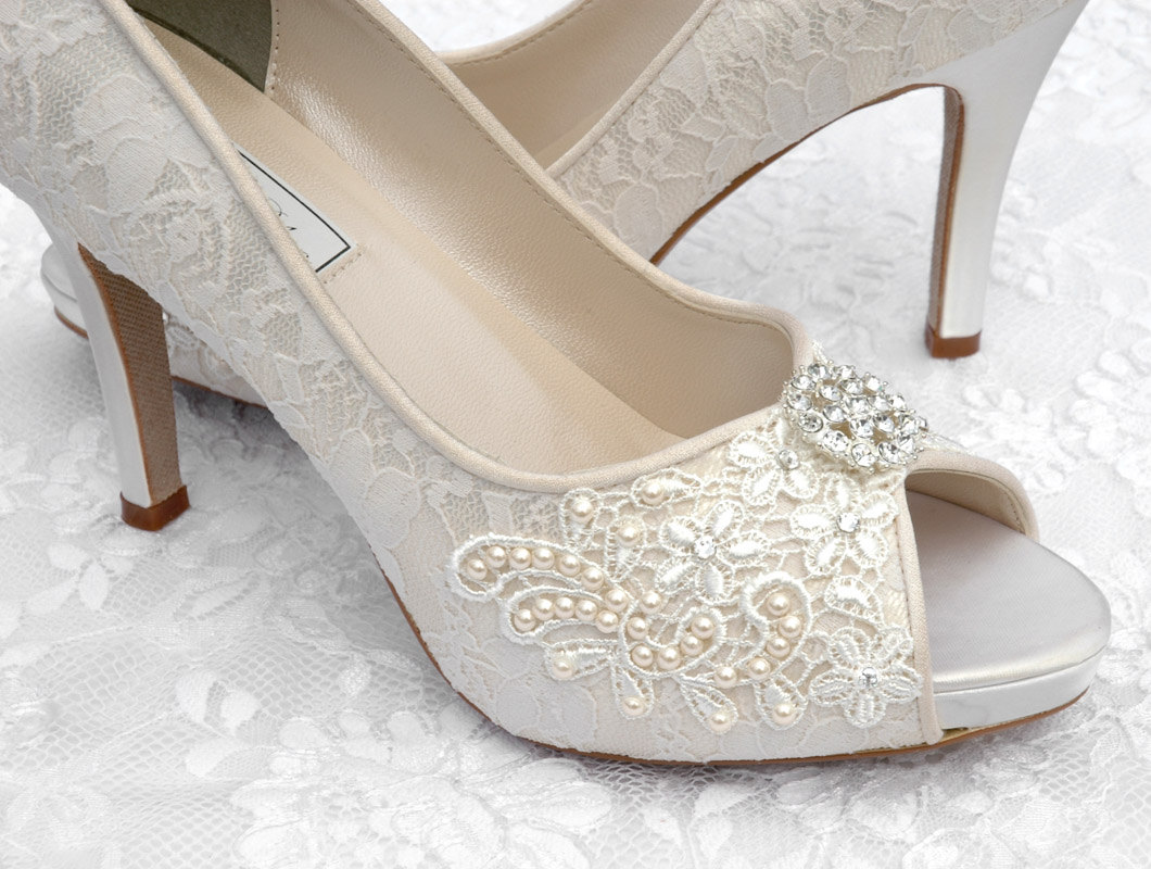 3 black and white color Bridal lace shoes 2014