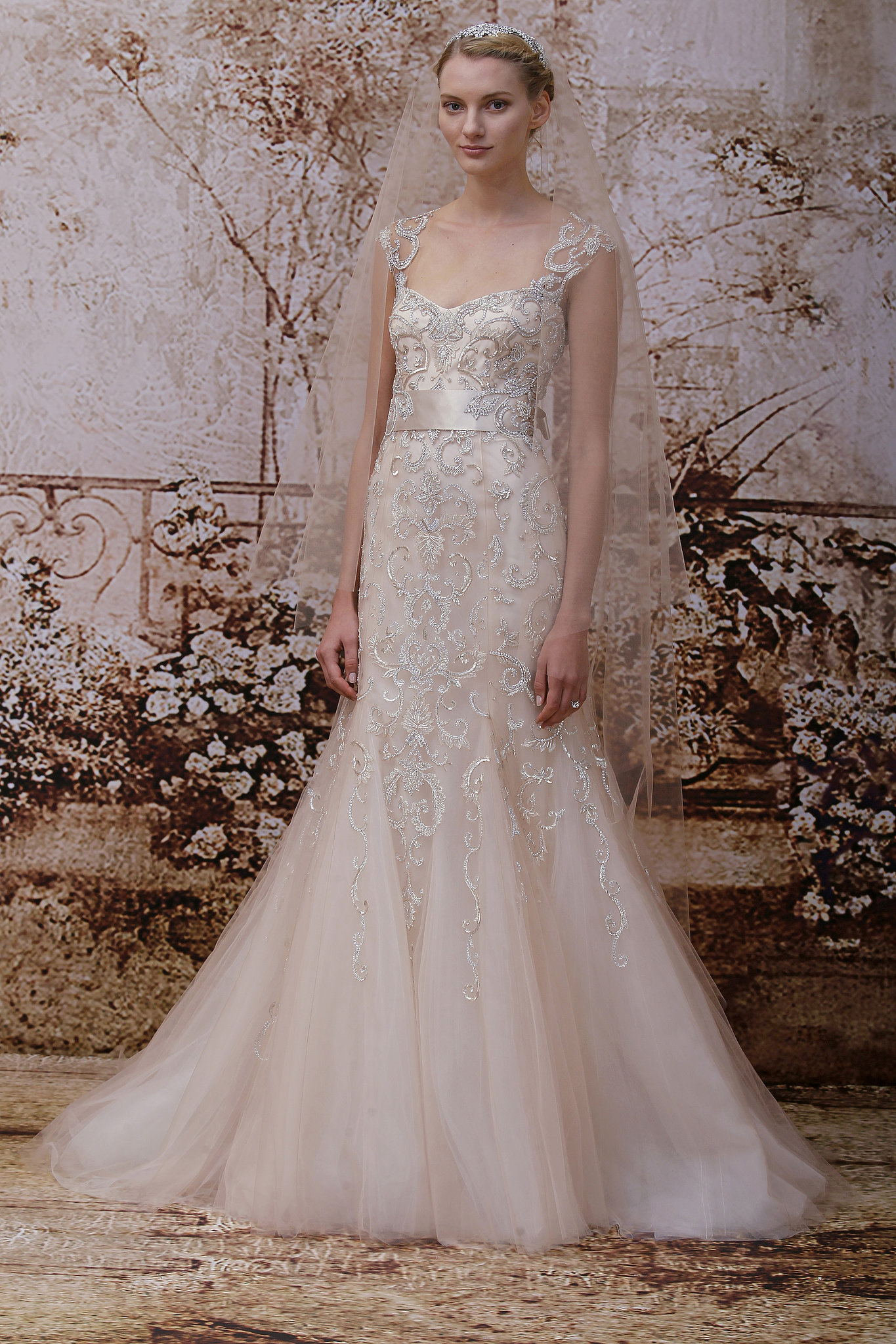 4 beautiful white color Bridal gown Trends 2014 for girls (2)