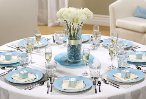 blue and white color wedding table decor