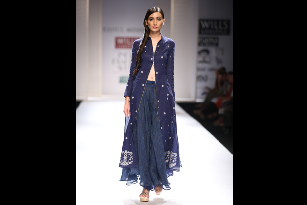 new womem wear dress Wills Lifestyle India Fashion Week - Spring Summer 2014 (2)