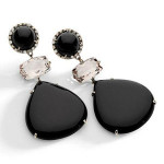 Beautiful and Stylish Earrings For Women Beautiful and Stylish Earrings For Women