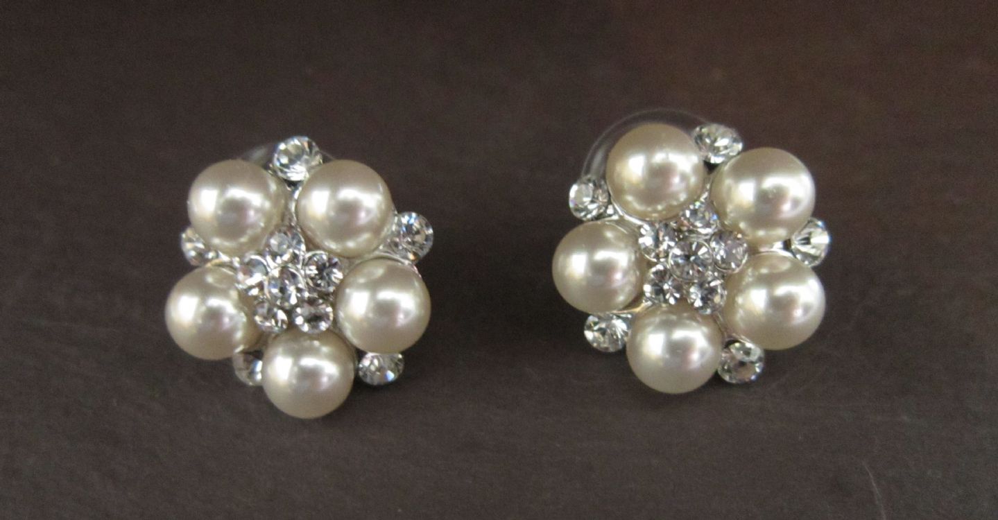 flower style Ivory pearl Earrings for women