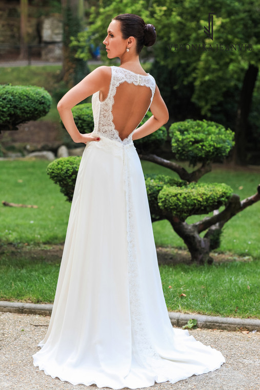 5 heart style back unique gowns for wedding by Veronika Jeanvie