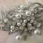 Awesome Designs Of Pearl Hair Combs For Nuptial Beauty Awesome Designs Of Pearl Hair Combs For Nuptial Beauty
