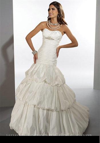 3. Wedding gowns by Dere Kiang (2)