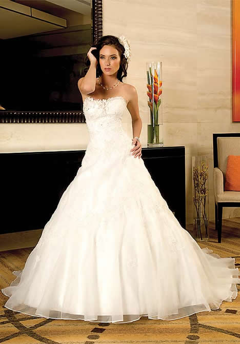 5. Wedding gowns by Dere Kiang (4)