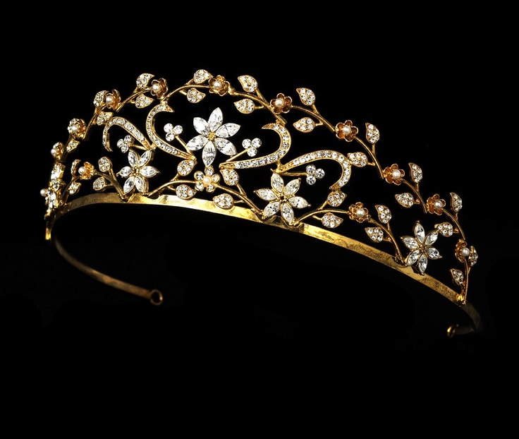 beautiful Gold Tiaras with Pearls collection