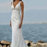 long women wear beach wedding dress