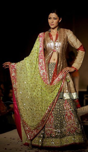 4 bridal lehenga designs collection by ritu kumar (3)