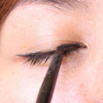 Simple and Easy way to apply Eye Liner (1)