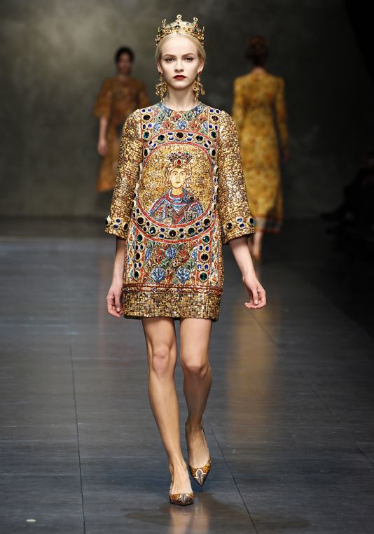 1 Dolce & Gabbana Women Fashion Show