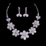 Fabulous Designs of Rhinestone Flowery Necklaces Fabulous Designs of Rhinestone Flowery Necklaces