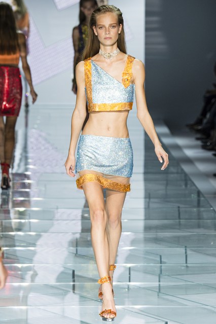 3 sleeveless Versace milan fashion week 2015 dresses (5)