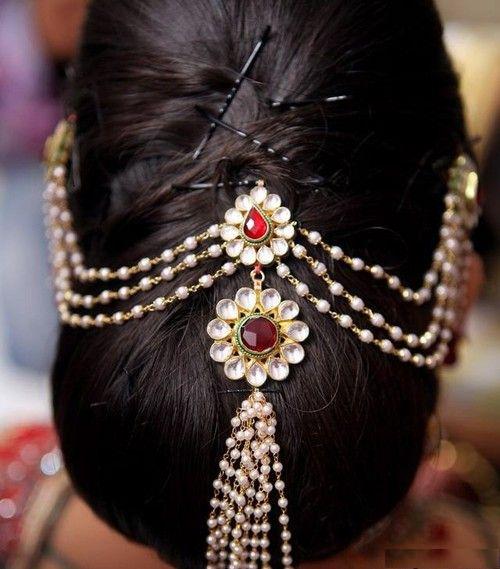 1 famous Indian Bridal Updos (16)6