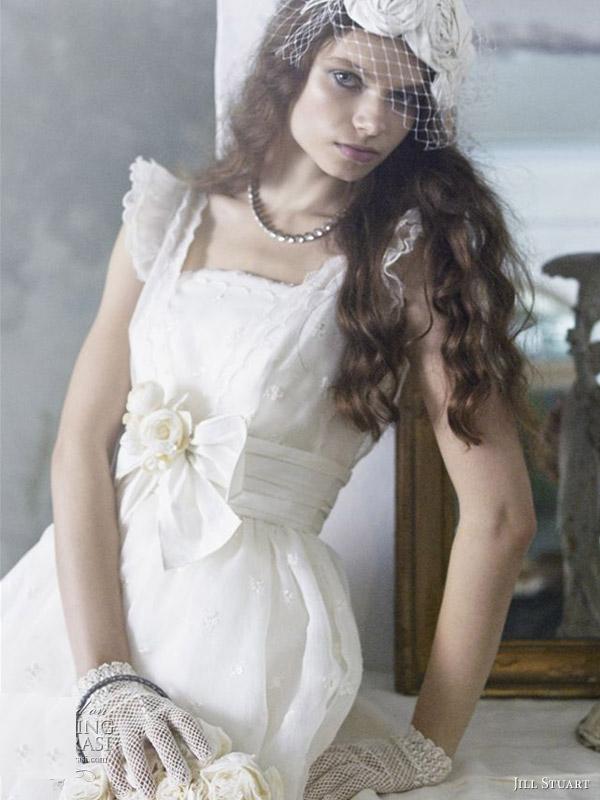 wedding gown with gloves and veil (1)