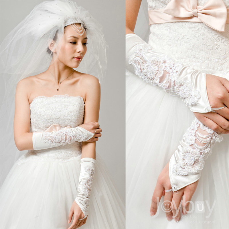 wedding gown with gloves and veil (7)