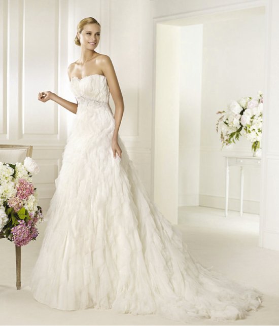 glamorous wedding gowns for moderns women by Val Stefani (2)