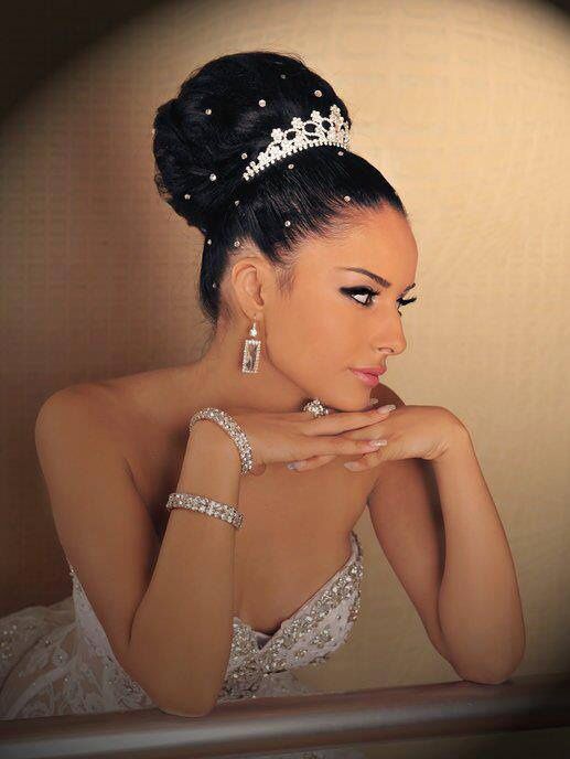 4 latest updo brides with the use of pearl; (10)