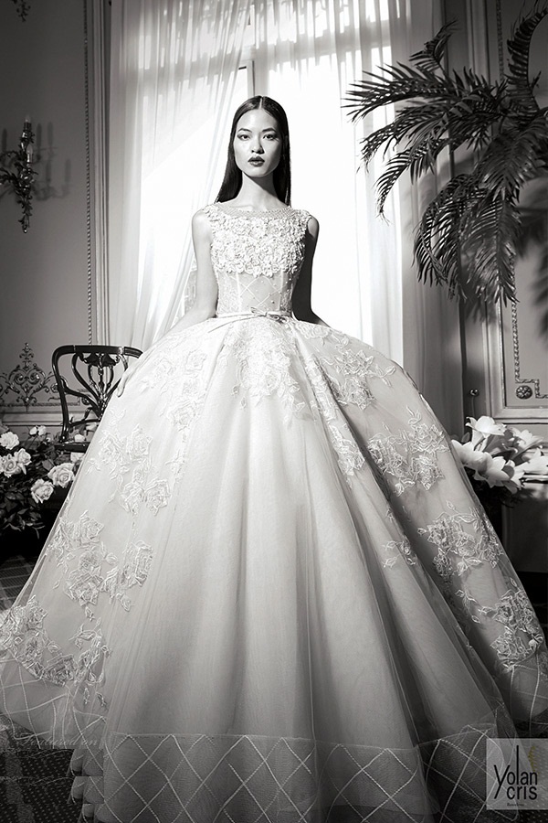 7 slleevless floral wedding dress