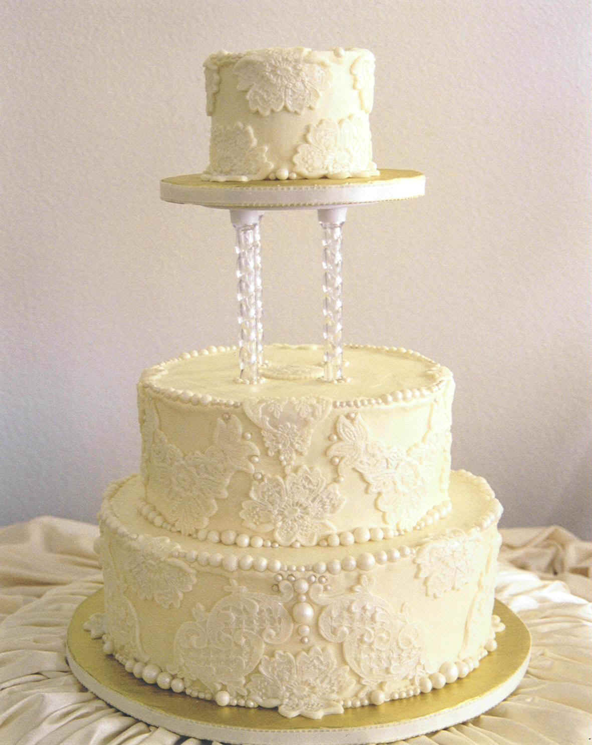 pearl decorated wedding cakes (11)