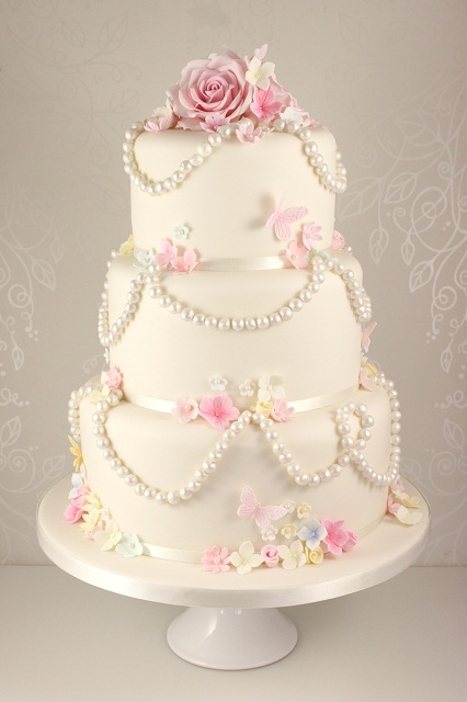 pearl decorated wedding cakes (14)