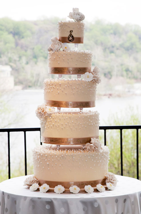 pearl decorated wedding cakes (5)
