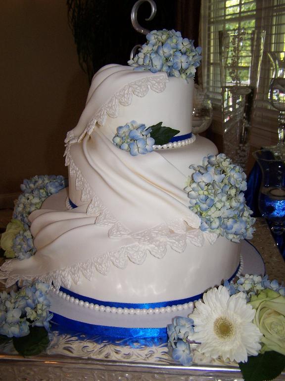 pearl decorated wedding cakes (7)