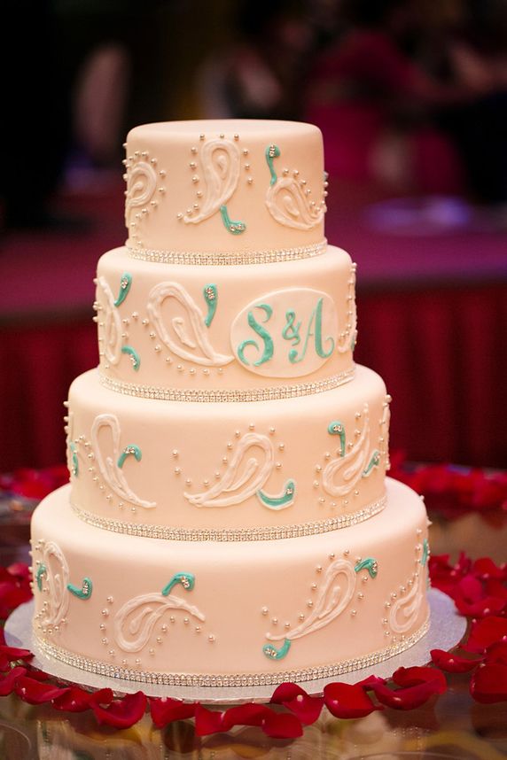 pearl decorated wedding cakes