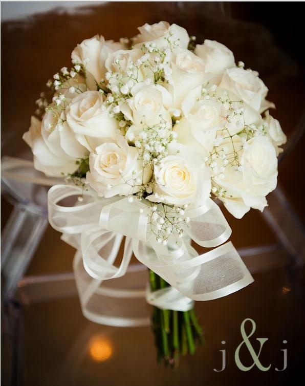 2 fresh rose wedding bouquet ideas (1)