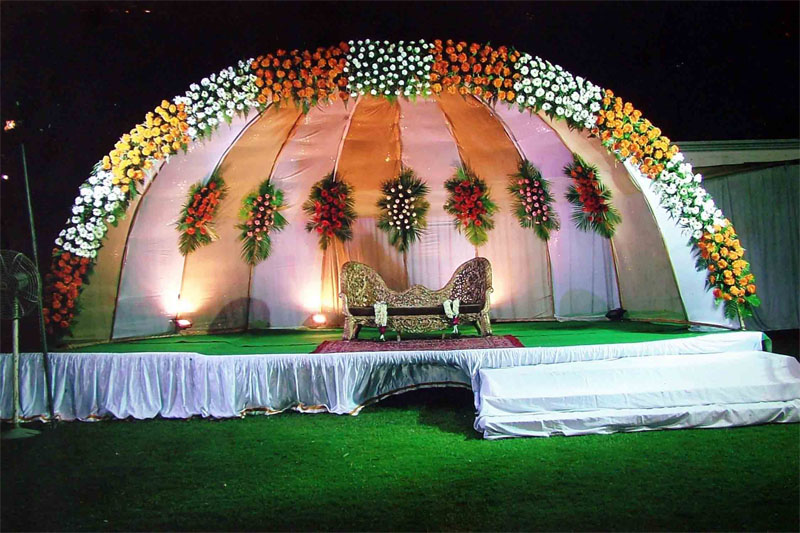 4 colourful wedding stage