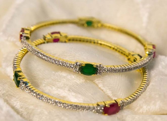 gold bangle designs in tanishq (3)