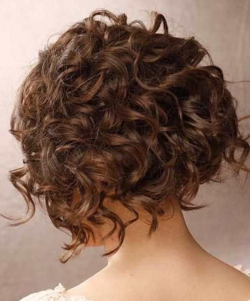 amazing short curly hair style