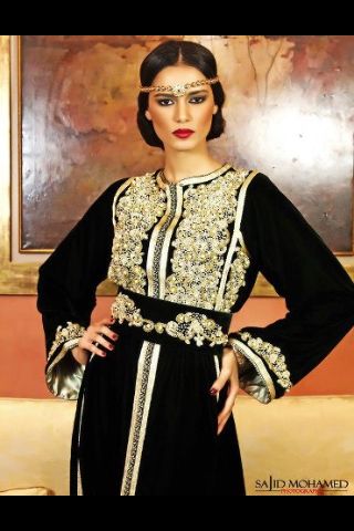 chic black velvet caftan with gold embroidery (2)