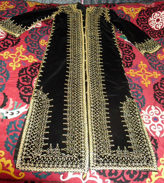 chic black velvet caftan with gold embroidery (3)