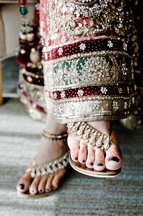 elegant style of sandals for indian wedding (4)