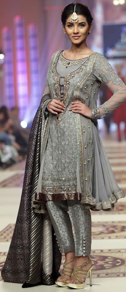 6 Best Pakistani Wedding Dresses For Women (2)