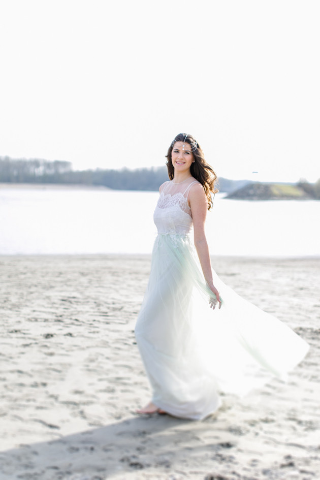 2 Barefoot Bridal Session on the Beach (2)