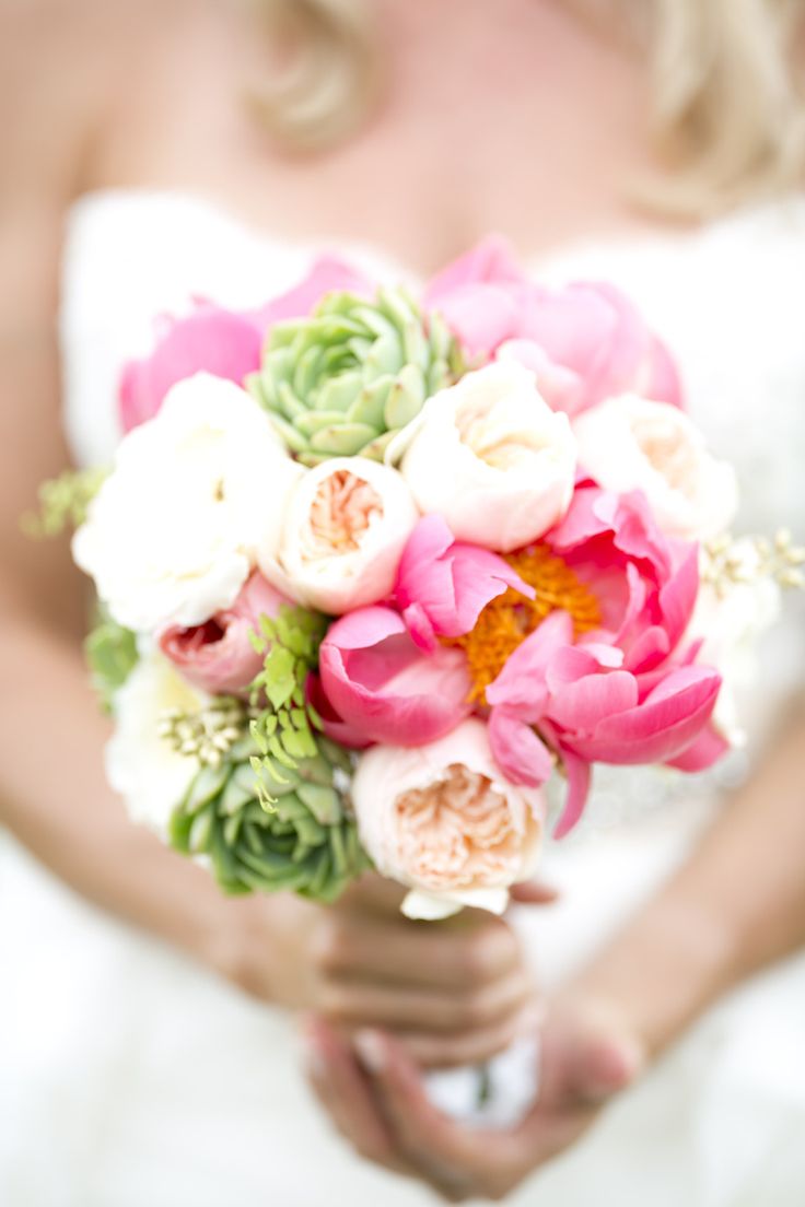 2 bridal bouquets ()