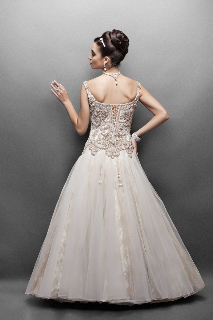 westren bridal gowns with jewelry (6)