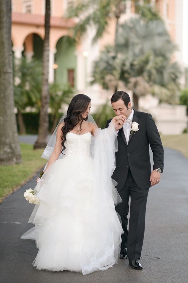 8 bridal and groom photo shoot ideas (8)